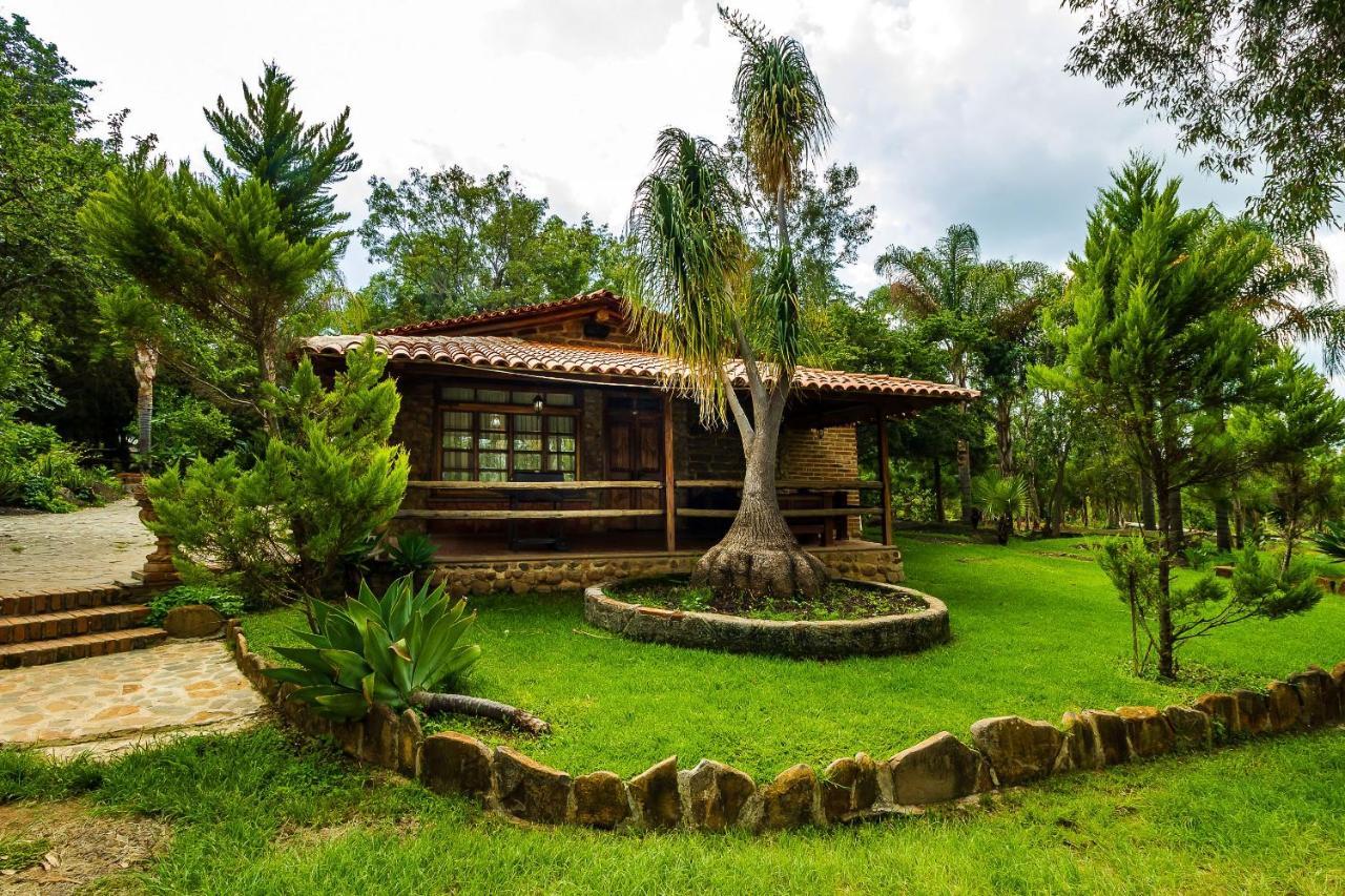 Hotel Hacienda Coyotes Zapotlanejo Εξωτερικό φωτογραφία